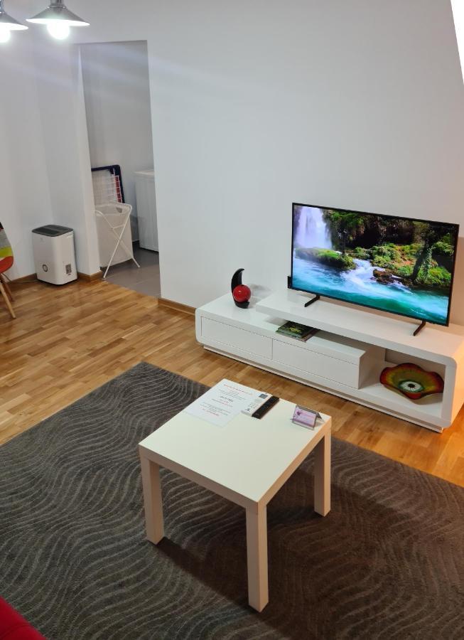 Apartament Alina เดวา ภายนอก รูปภาพ